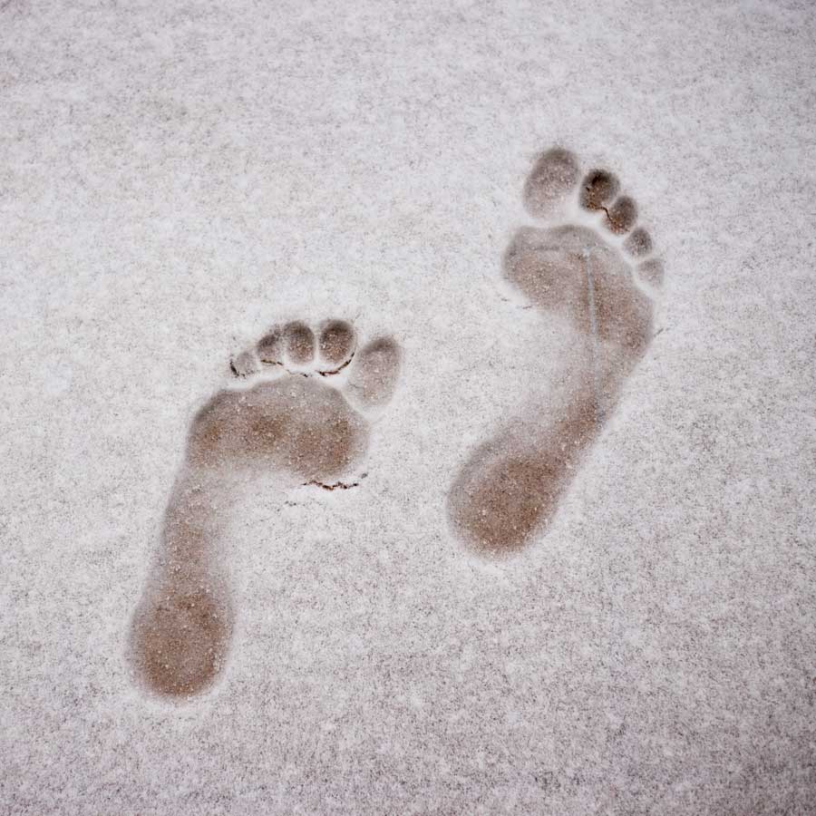 Fußabdrücke Schnee